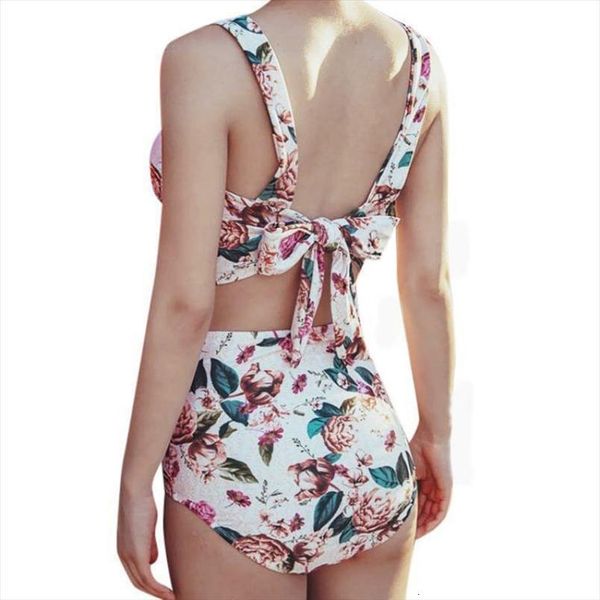 ladies gather swimsuit two piece bikini swimsuit floral bow tie split clothes set for women new arrival, White;black
ladies gather swimsuit two piece bikini swimsuit floral bow tie split clothes set for women new arrival, White;black
