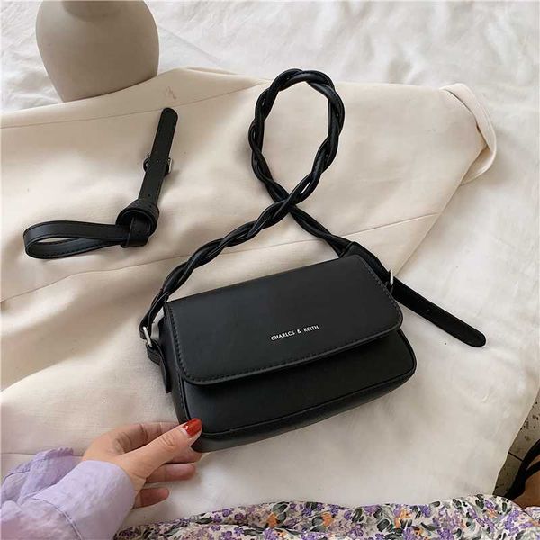 french design fashion armpit bag square bag & elegant shoulder handbag width 21cm height 14cm thickness 6cm
french design fashion armpit bag square bag & elegant shoulder handbag width 21cm height 14cm thickness 6cm