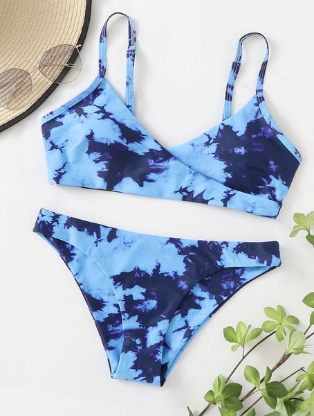 2020 new ladies split swimsuit european and american feather pattern print bikini swimwear high quality, White;black
2020 new ladies split swimsuit european and american feather pattern print bikini swimwear high quality, White;black