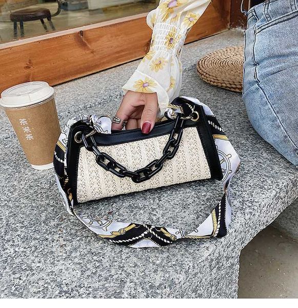 luxury handbag female bag designer ladies messenger bag 2020 chain simple one-shoulder armpit handbag purse
luxury handbag female bag designer ladies messenger bag 2020 chain simple one-shoulder armpit handbag purse
