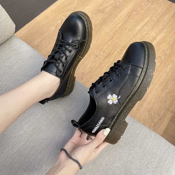 new autumn women shoes black leather oxford shoes woman flower lace up high heels thick bottom platform loafers casual
new autumn women shoes black leather oxford shoes woman flower lace up high heels thick bottom platform loafers casual