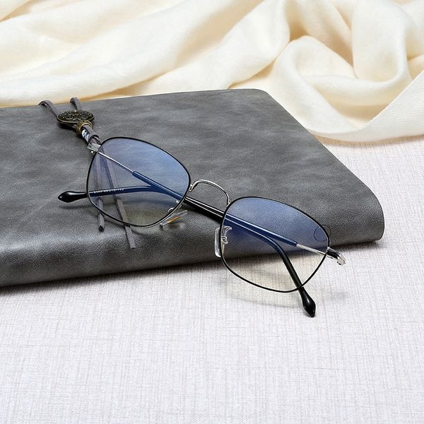 new korean optical metal small square frame myopia myopia women's plain glasses men's glasses frame 9177, Silver
new korean optical metal small square frame myopia myopia women's plain glasses men's glasses frame 9177, Silver
