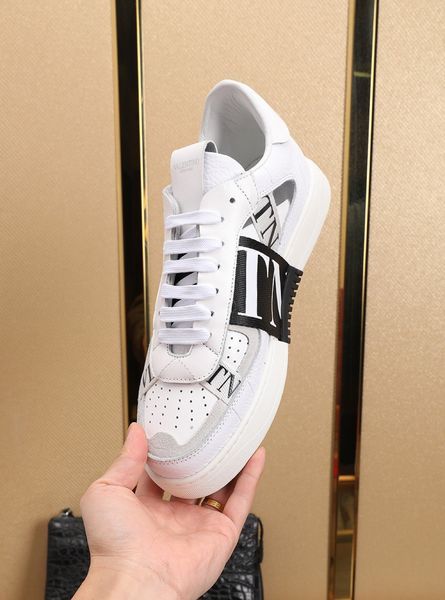 new17 fashion luxury casual men's shoes design versatile sports shoes outdoor comfortable men's shoes original box packaging, Black
new17 fashion luxury casual men's shoes design versatile sports shoes outdoor comfortable men's shoes original box packaging, Black