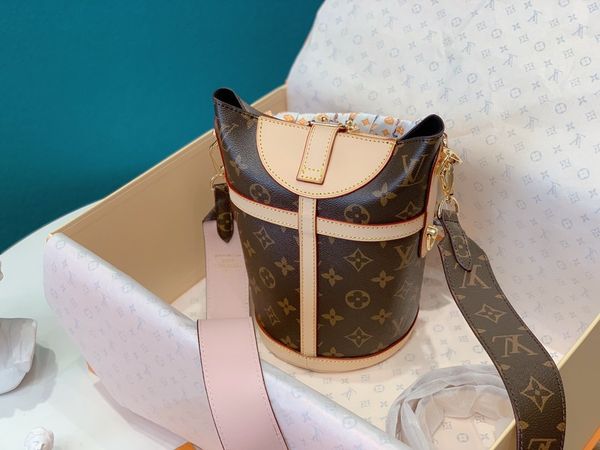 presbyopic fabric bucket bag handbag wallet backpack main card holder duffle bag women handbags handbag horsebit card holder 2020 new, Silver
presbyopic fabric bucket bag handbag wallet backpack main card holder duffle bag women handbags handbag horsebit card holder 2020 new, Silver