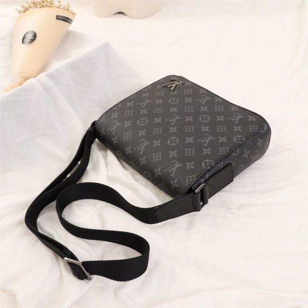 drop ship men bag leather shoulder crossbody bag new arrival fashion design shoulder bags mens messenger bag bolsa de hombro
drop ship men bag leather shoulder crossbody bag new arrival fashion design shoulder bags mens messenger bag bolsa de hombro