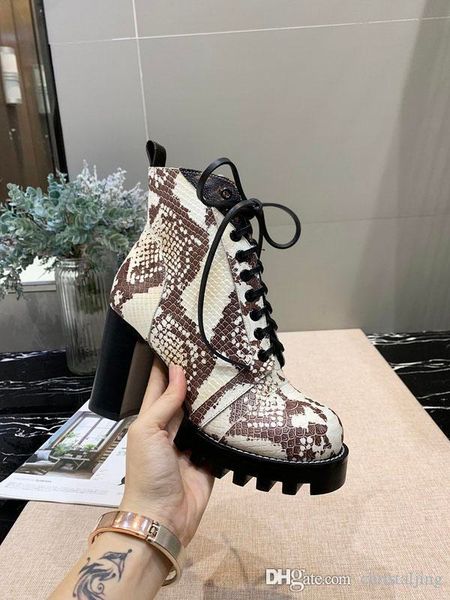 est luxury womens boots snake print leather short boots 10cm flat high heeled chunky womens shoes casual platform desert boot bottes w1, Black
est luxury womens boots snake print leather short boots 10cm flat high heeled chunky womens shoes casual platform desert boot bottes w1, Black
