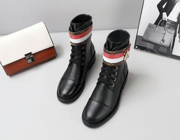 2020 limited edition leather letter martin boots, ladies velcro lace up booties flat women boots, size: 35-41, Black
2020 limited edition leather letter martin boots, ladies velcro lace up booties flat women boots, size: 35-41, Black