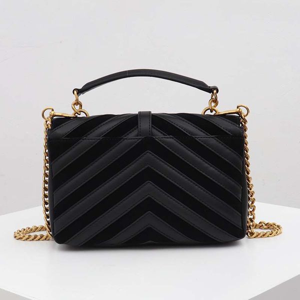100% ladies crossbody flap square bag famous genuine leather shoulder bags for women designer handbag
100% ladies crossbody flap square bag famous genuine leather shoulder bags for women designer handbag