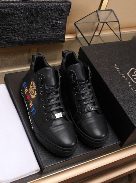 2020rk limited edition new fashion trend wild menmen casual comfortable shoes hiking shoes sports shoes original box packaging, Black
2020rk limited edition new fashion trend wild menmen casual comfortable shoes hiking shoes sports shoes original box packaging, Black