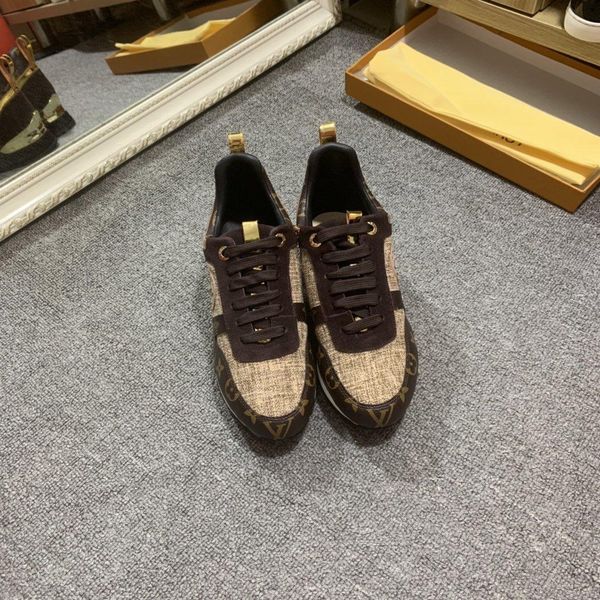 2020r new trend leather casual shoes men and women outdoor sports shoes fashion wild glitter party lovers shoes, size 35-45, Black
2020r new trend leather casual shoes men and women outdoor sports shoes fashion wild glitter party lovers shoes, size 35-45, Black