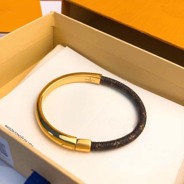 2020 leather bracelet with stamp for women and man charm jewelry night club match causal style ps4511, Black
2020 leather bracelet with stamp for women and man charm jewelry night club match causal style ps4511, Black