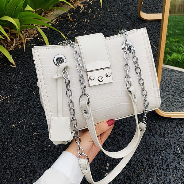 new original design fashion stone grain bucket bag & elegant messenger bag shoulder width 24cm height 19cm thickness 9cm
new original design fashion stone grain bucket bag & elegant messenger bag shoulder width 24cm height 19cm thickness 9cm