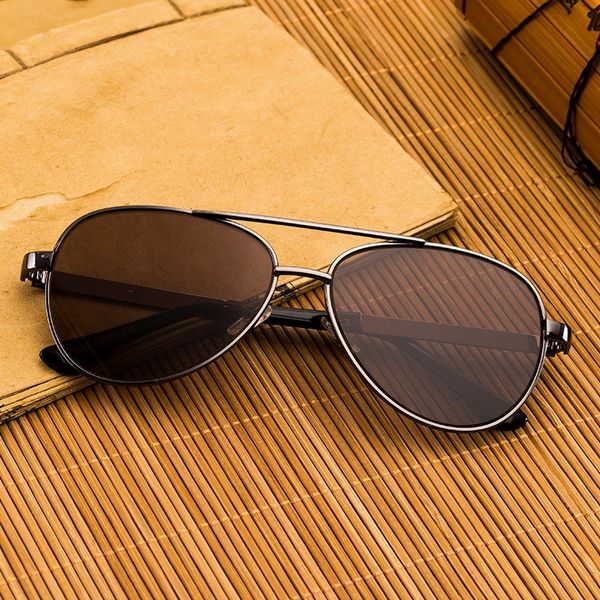 natural crystal sun crystal sun glasses sunglasses men's polarized fashion new pilots full frame metal leg goggles, White;black
natural crystal sun crystal sun glasses sunglasses men's polarized fashion new pilots full frame metal leg goggles, White;black