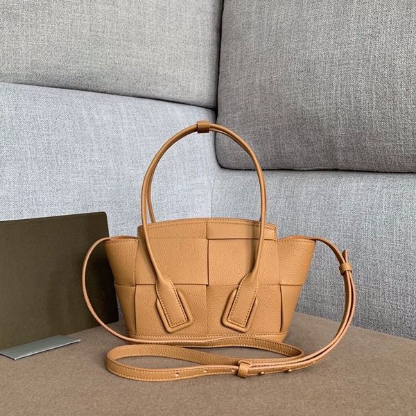 lady crossbody bag patchwork leather square structure and big ears with emergency buttons super careful to retain classic elements
lady crossbody bag patchwork leather square structure and big ears with emergency buttons super careful to retain classic elements