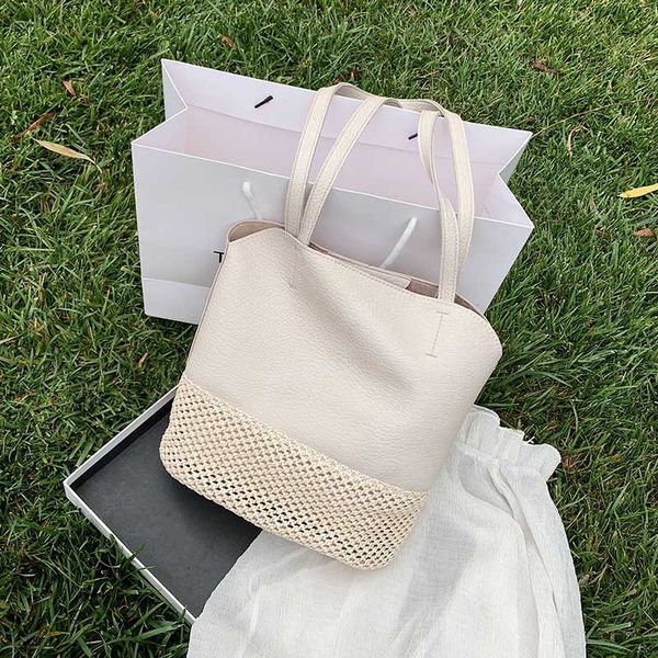 new french design fashion 2in1 bucket bag handbag & elegant shoulder bag woven tote width 28cm height 26cm thickness 15cm
new french design fashion 2in1 bucket bag handbag & elegant shoulder bag woven tote width 28cm height 26cm thickness 15cm