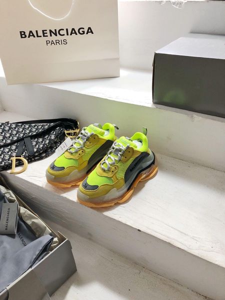 2020ph designer to create casual and comfortable all-match sports shoes, travel shoes outsole non-slip design with original box delivery, Black
2020ph designer to create casual and comfortable all-match sports shoes, travel shoes outsole non-slip design with original box delivery, Black