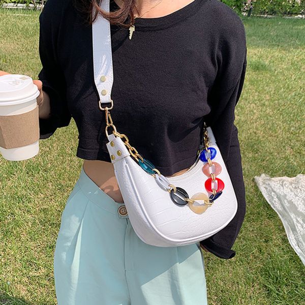 женщины крокодил pattern half moon багет сумки pu кожи плеча сумки женщин дизайн роскошный мешок руки женский акриловые цепи tote
женщины крокодил pattern half moon багет сумки pu кожи плеча сумки женщин дизайн роскошный мешок руки женский акриловые цепи tote