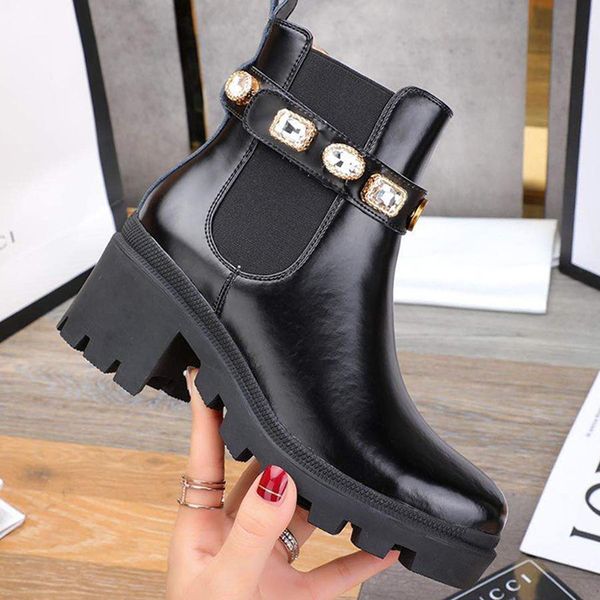 2020 fashion designer personality womens martin boots, thick sole womens motorcycle boots embroidery pattern shorts boots size 35-41 00014, Black
2020 fashion designer personality womens martin boots, thick sole womens motorcycle boots embroidery pattern shorts boots size 35-41 00014, Black