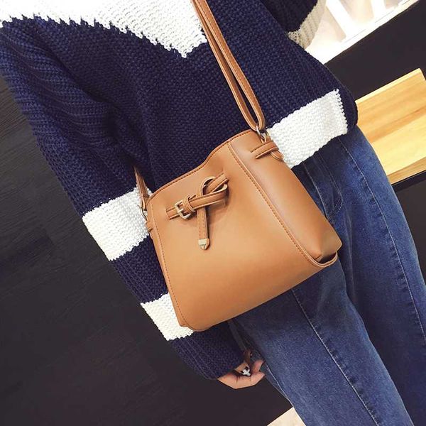 female casual single-shoulder bag soft pu leather crossbody messenger bag purse simple style ladies phone coin high quality
female casual single-shoulder bag soft pu leather crossbody messenger bag purse simple style ladies phone coin high quality