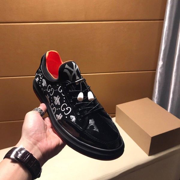 2020y high-end medusa printed leather low-casual men's shoes, fashionable large size lace-up outdoor sports running shoes, size: 38, Black
2020y high-end medusa printed leather low-casual men's shoes, fashionable large size lace-up outdoor sports running shoes, size: 38, Black