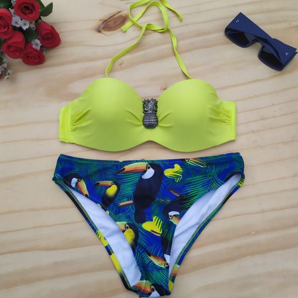 2020 bikini women swimsuit push up swimwear pineapple bandage halter bandeau bikini set beach bathing suit spandex swim wear s~l, White;black
2020 bikini women swimsuit push up swimwear pineapple bandage halter bandeau bikini set beach bathing suit spandex swim wear s~l, White;black