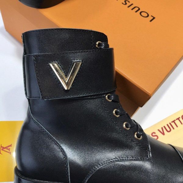 2020c new trend printing leather casual shoes men and women outdoor sports shoes fashion wild party boots size 35-40, Black
2020c new trend printing leather casual shoes men and women outdoor sports shoes fashion wild party boots size 35-40, Black