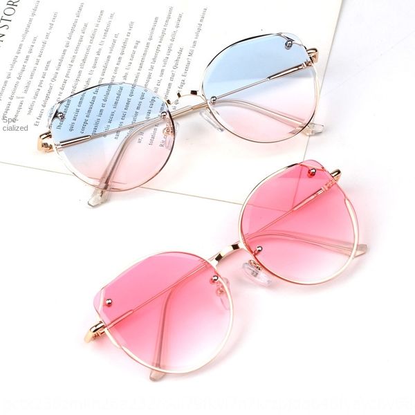 2020 new children's sun fashionable light color korean style boys' and girls' personalized sun glasses sunglasses uv-proof, Blue
2020 new children's sun fashionable light color korean style boys' and girls' personalized sun glasses sunglasses uv-proof, Blue