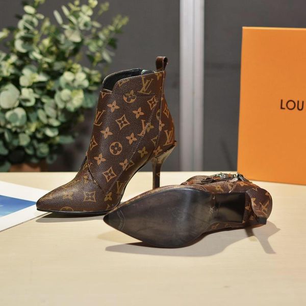 new3 ladies casual boots fashion high heel women's boots business work high heel boots original box packaging fast deliver, Black
new3 ladies casual boots fashion high heel women's boots business work high heel boots original box packaging fast deliver, Black