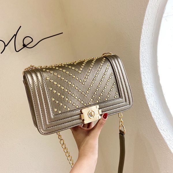 xiaoxiangfeng shoulder 2020 new korean fashion pu women's rivet shoulder chain lock crossbody bag advanced sense chain bag, White
xiaoxiangfeng shoulder 2020 new korean fashion pu women's rivet shoulder chain lock crossbody bag advanced sense chain bag, White