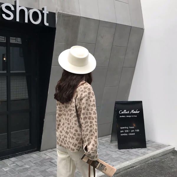 01907-yuchun solid british style winter white wool fedoras cap men women panama jazz hat t200723, Blue;gray
01907-yuchun solid british style winter white wool fedoras cap men women panama jazz hat t200723, Blue;gray