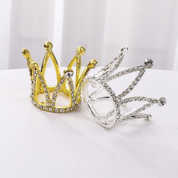 new scene decoration mini children's small baked cake cake decorative crown baking alloy crown, Slivery;white
new scene decoration mini children's small baked cake cake decorative crown baking alloy crown, Slivery;white