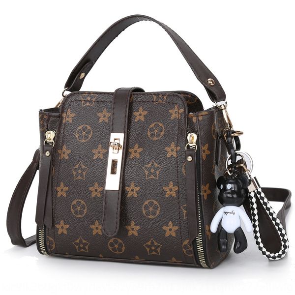 idam9 fashionable korean style personalized female shoulder shoulder fashion messenger bracelet fairy bag checkered bag 2020 new student sum
idam9 fashionable korean style personalized female shoulder shoulder fashion messenger bracelet fairy bag checkered bag 2020 new student sum
