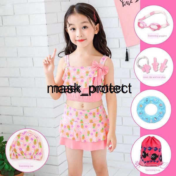 children's female split boxer small, medium and large children princess dress girl baby korean suit swimsuit, White;black
children's female split boxer small, medium and large children princess dress girl baby korean suit swimsuit, White;black
