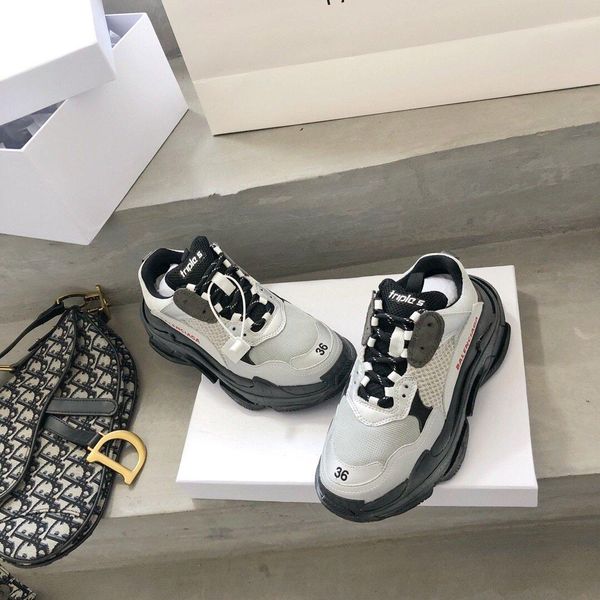 2020vf mens designer shoes running sneakers monogram flowers rubber outsole casual sneakers mens jogging shoelaces original box packaging, Black
2020vf mens designer shoes running sneakers monogram flowers rubber outsole casual sneakers mens jogging shoelaces original box packaging, Black
