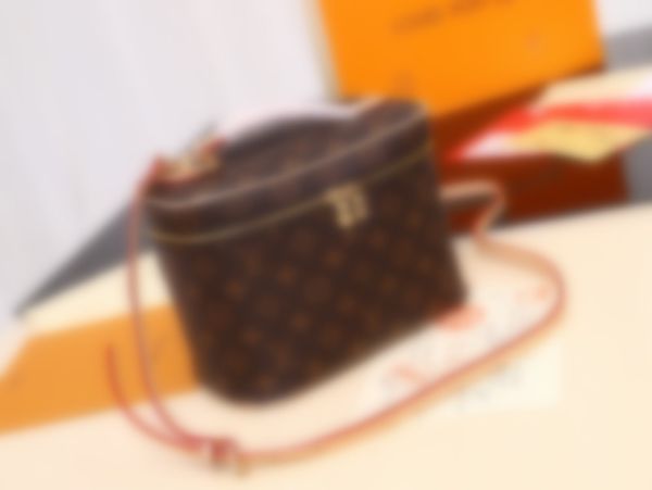 m42265 leather classic fashion handbag card bag zero wallet men's and women's backpacks single shoulder bag m42265
m42265 leather classic fashion handbag card bag zero wallet men's and women's backpacks single shoulder bag m42265