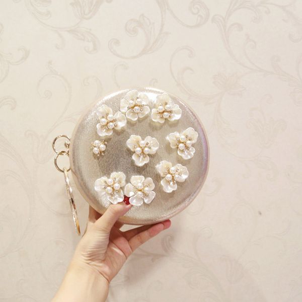 aber meloke evening clutch bags leather women bags designer flower chain shoulder bag round wedding purse gold / silver
aber meloke evening clutch bags leather women bags designer flower chain shoulder bag round wedding purse gold / silver