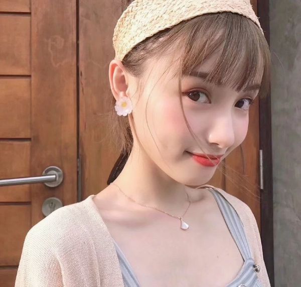 designer necklaces 925 sterling silversmall skirt fan shaped necklace show women's charm highlight fashion exquisite gift for women, Silver
designer necklaces 925 sterling silversmall skirt fan shaped necklace show women's charm highlight fashion exquisite gift for women, Silver