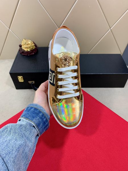 2020-2019c limited edition luxury designer men's casual shoes, trend outdoor fashion wild men's sports shoes, size: 38-45
2020-2019c limited edition luxury designer men's casual shoes, trend outdoor fashion wild men's sports shoes, size: 38-45