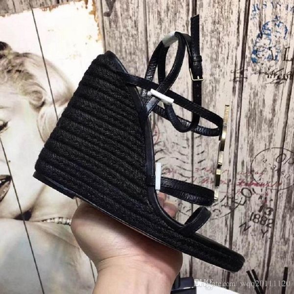 classics designer woman slippers fashion beach thick bottom slippers luxury alphabet lady sandals leather high heel shoes 06 37, Black
classics designer woman slippers fashion beach thick bottom slippers luxury alphabet lady sandals leather high heel shoes 06 37, Black
