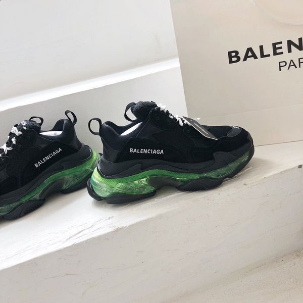 luxury designer fk triple s clear sole sneakers for men and women leather cushion thick-soled sneakers high-quality casual shoes
luxury designer fk triple s clear sole sneakers for men and women leather cushion thick-soled sneakers high-quality casual shoes