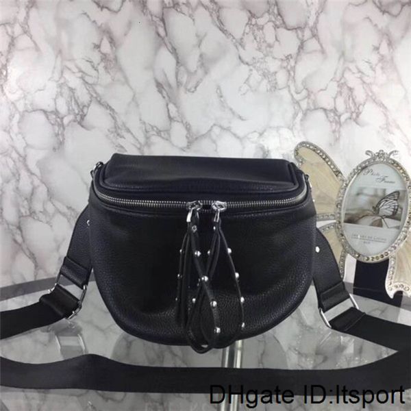 global new classic fashion crossbody bag with leather breast bag 16066 size 28cm 20cm 10cm
global new classic fashion crossbody bag with leather breast bag 16066 size 28cm 20cm 10cm