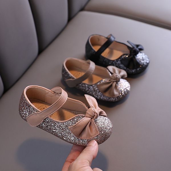 autumn girls casual leather shoes sequins princess shoes baby dance leather children's
autumn girls casual leather shoes sequins princess shoes baby dance leather children's