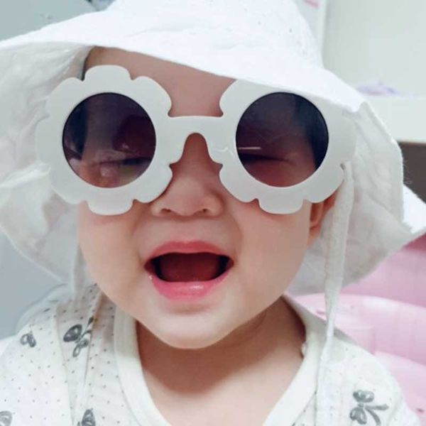 2020 new cute sun flower kids sunglasses for boy girls toddler colorful lovely baby round sun glasses children eyewear oculos, White;black
2020 new cute sun flower kids sunglasses for boy girls toddler colorful lovely baby round sun glasses children eyewear oculos, White;black
