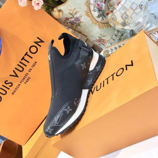 2020-2019t luxury designer striped men and women casual shoes couple shoes fashion wild men and women sports shoes
2020-2019t luxury designer striped men and women casual shoes couple shoes fashion wild men and women sports shoes