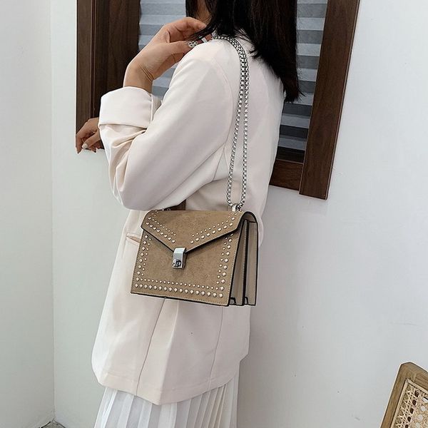 2020 vintage leather crossbody bags for women travel handbag fashion rivet lock small shoulder messenger female
2020 vintage leather crossbody bags for women travel handbag fashion rivet lock small shoulder messenger female