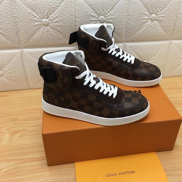 107 high-quality men's designer casual sports shoes trendy brand outdoor casual shoes, fast delivery in the original box, Black
107 high-quality men's designer casual sports shoes trendy brand outdoor casual shoes, fast delivery in the original box, Black