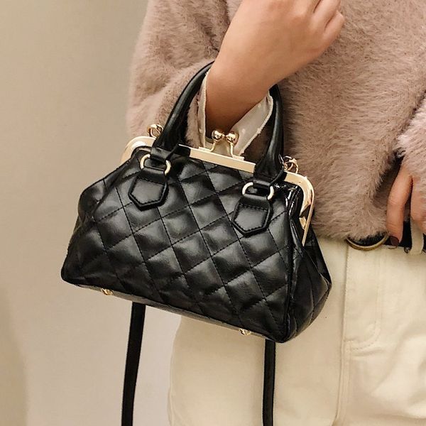 2020 new women tote handbags embroidery thread clamped shell bag versatile shoulder satchel female crossbody bags
2020 new women tote handbags embroidery thread clamped shell bag versatile shoulder satchel female crossbody bags
