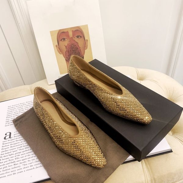 2020 new wedding brand shoes almond pumps comfortable and fashionable brand designer design root height 7.5cm
2020 new wedding brand shoes almond pumps comfortable and fashionable brand designer design root height 7.5cm