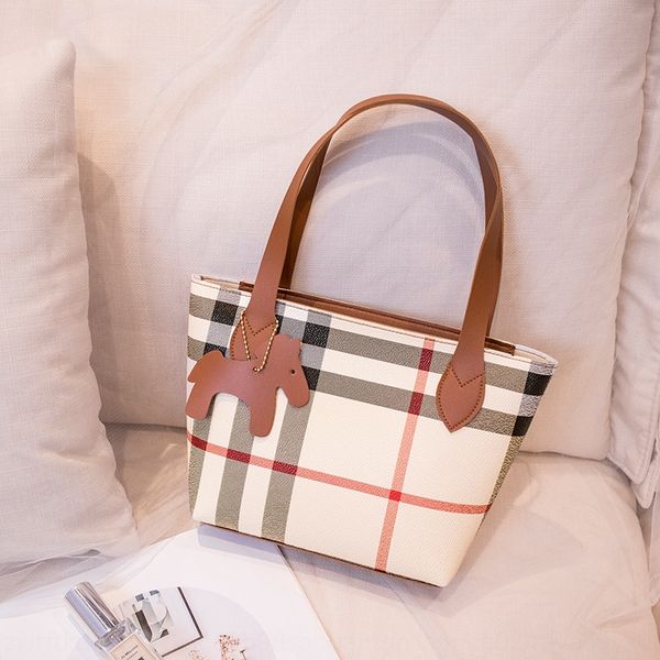 printed scottish plaid portable coin purse 2019 korean wallet storage bag new women's storage bag
printed scottish plaid portable coin purse 2019 korean wallet storage bag new women's storage bag