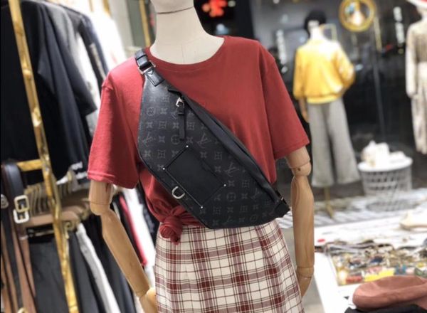 tt mens designer waist bag ladies luxury fannypack chest bags designer handbag luxury fashion circular fanny crossbody pack 20062204t
tt mens designer waist bag ladies luxury fannypack chest bags designer handbag luxury fashion circular fanny crossbody pack 20062204t